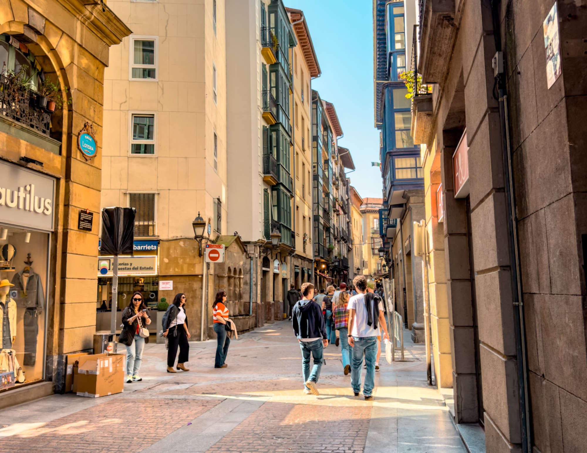 Bilbao Travel Guide (7).png